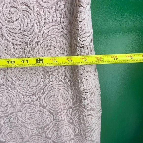 Pink‎ Blush Floral Lace Dress EUC - Picture 7 of 7